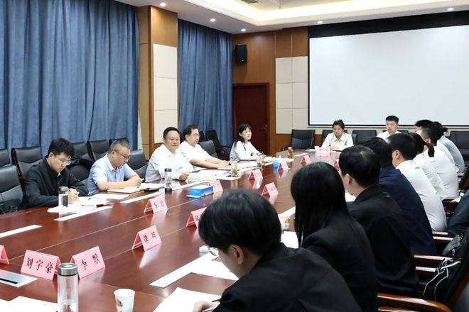 025年新提拔年轻干部集中座谈会不朽情缘平台登录网页孝南区召开2(图2)